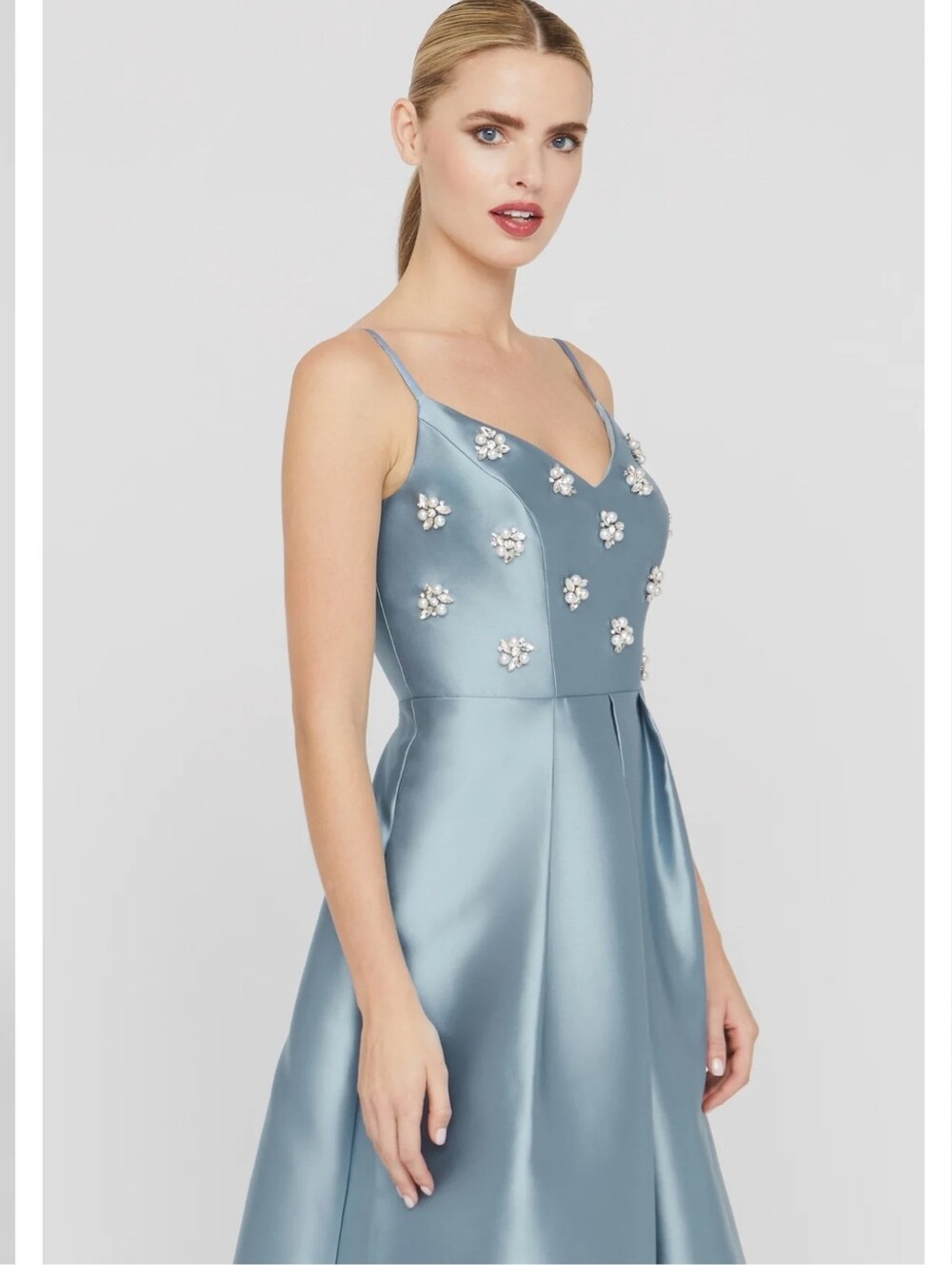 Kay Unger Eloise Satin Floral-Embellished Gown In Ice Blue Sz 4 $388 - Picture 4 of 9